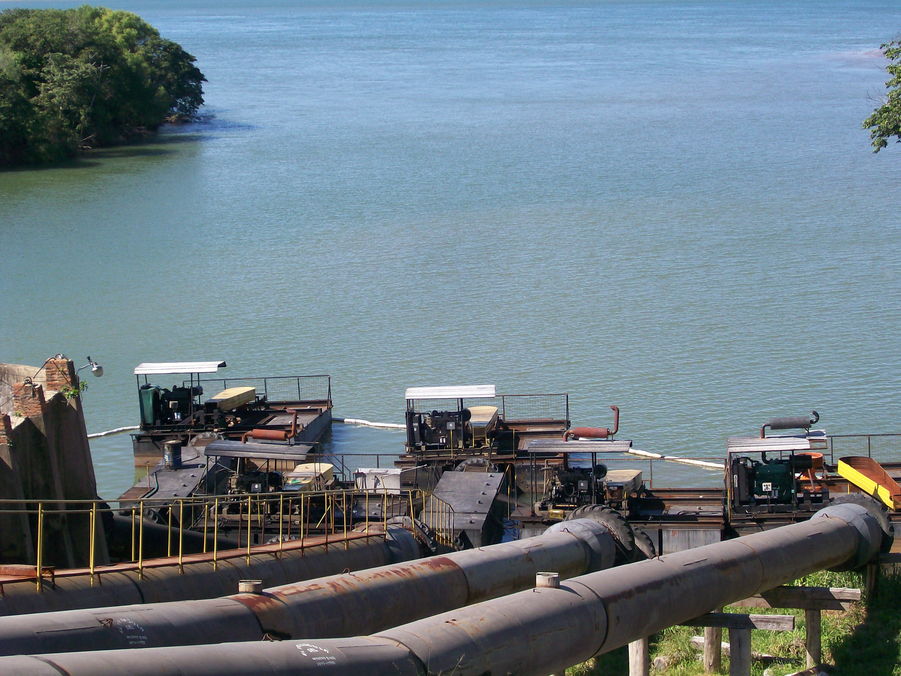 Estación de bombeo flotante
